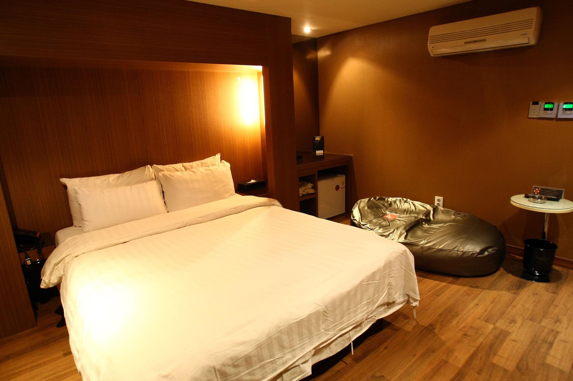 Hotel The California Seocho Seoul
